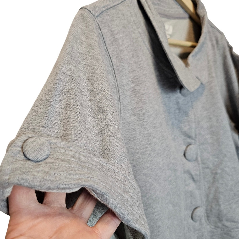 Fossil NEW Gray Button Short Sleeve Top Jacket Cropped Boxy Pockets‎ Size Medium - Picture 3 of 9